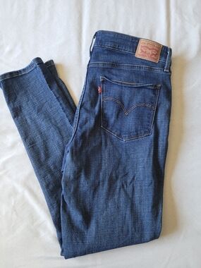 Levi's Women's Red Tab Dark Blue Skinny Jeans